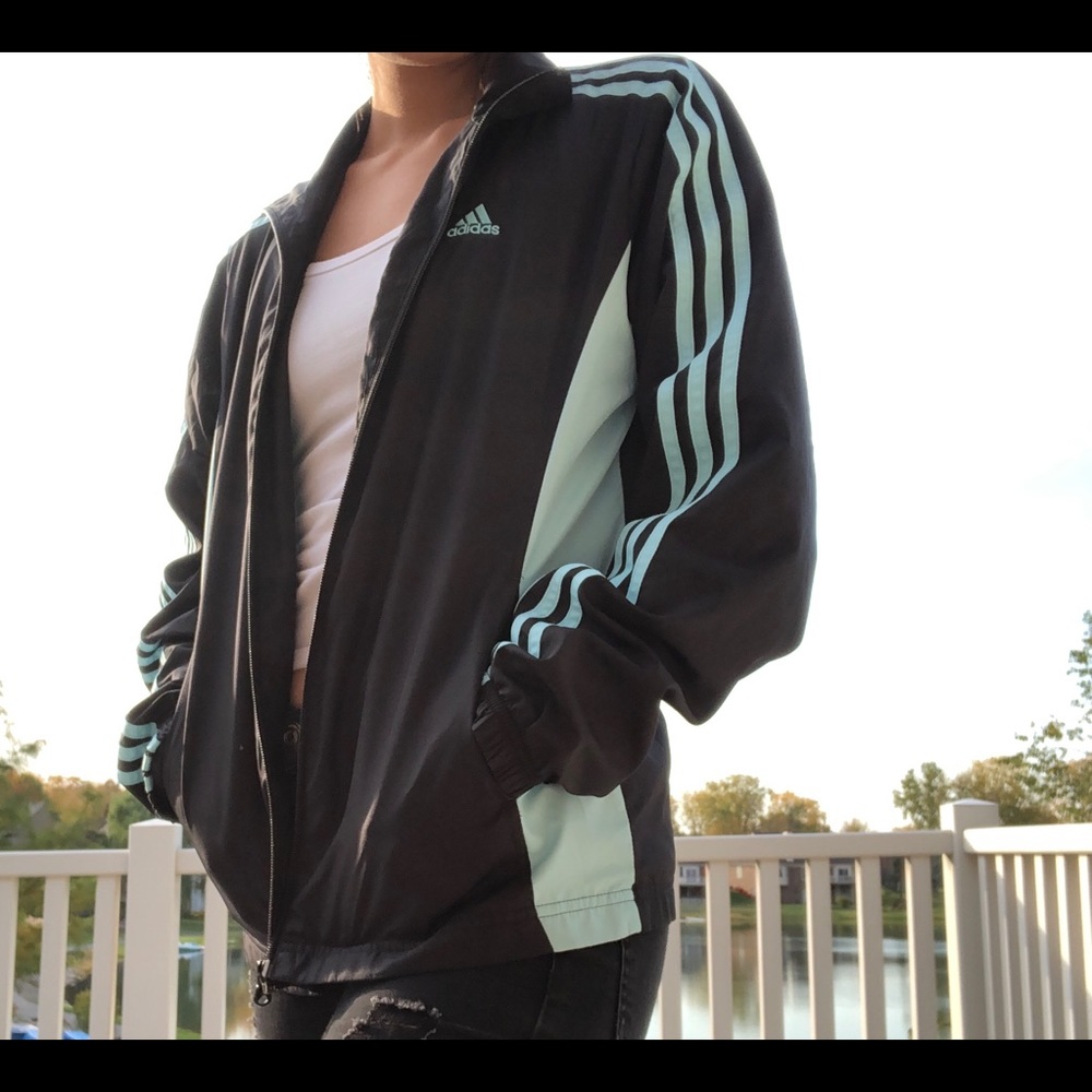 ADIDAS WINDBREAKER ZIP UP WITH LIGHT BLUE ACCENTS